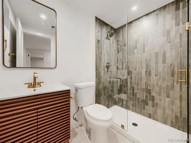 2813 S Xanadu Way Aurora, CO 80014