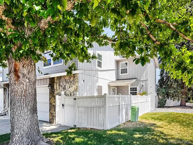 2813 S Xanadu Way Aurora, CO 80014