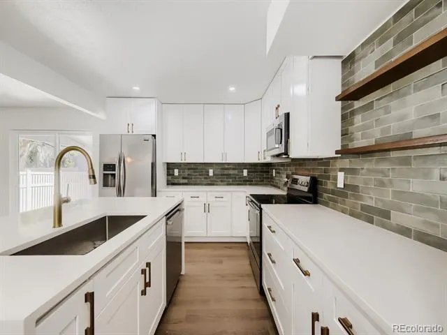 2813 S Xanadu Way Aurora, CO 80014