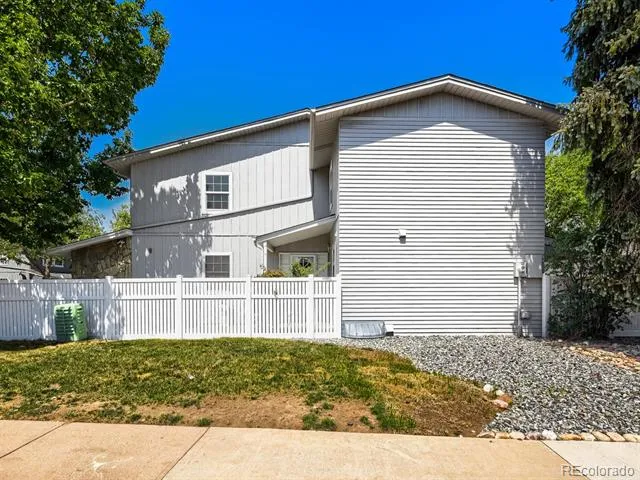 2813 S Xanadu Way Aurora, CO 80014