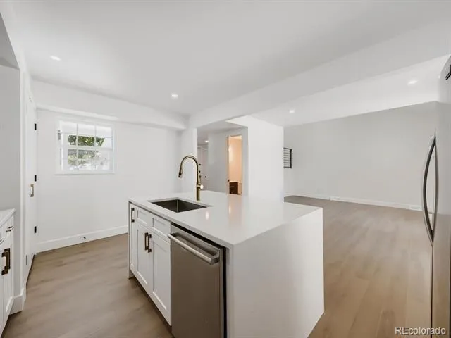 2813 S Xanadu Way Aurora, CO 80014