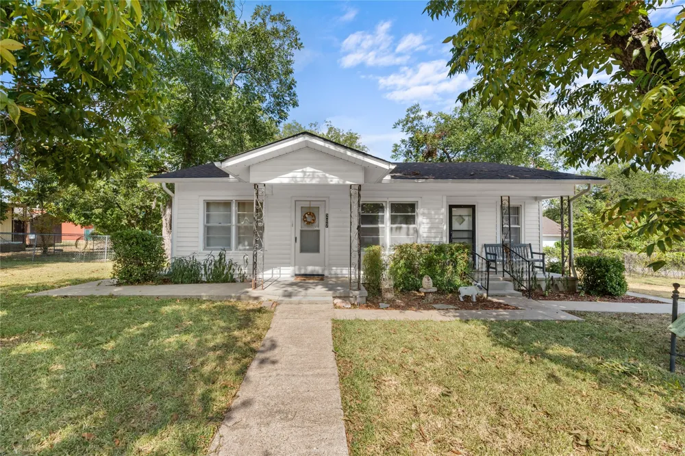 207 S Erath Meridian, TX 76665