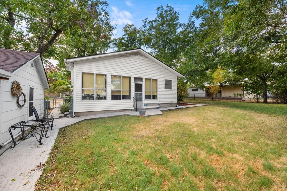 207 S Erath Meridian, TX 76665