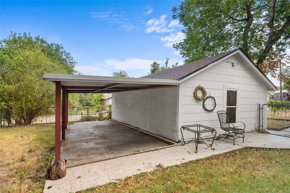 207 S Erath Meridian, TX 76665