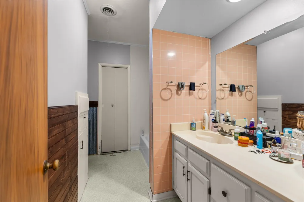 207 S Erath Meridian, TX 76665