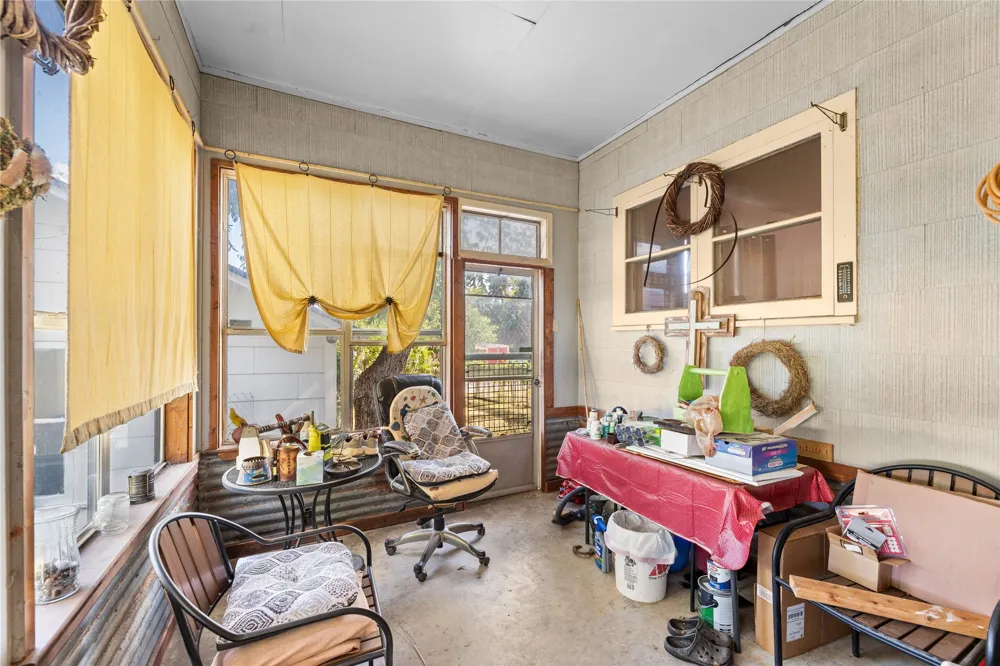 207 S Erath Meridian, TX 76665