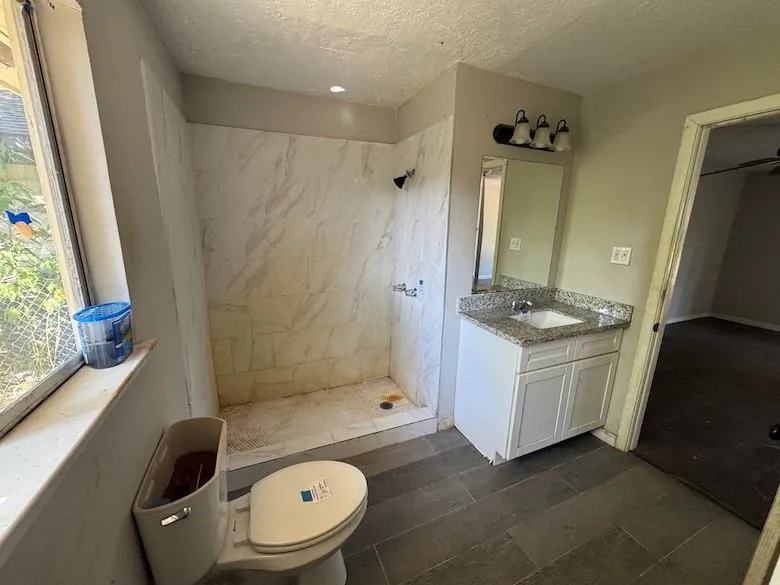 7818 Pin Oak Road Alvin, TX 77511