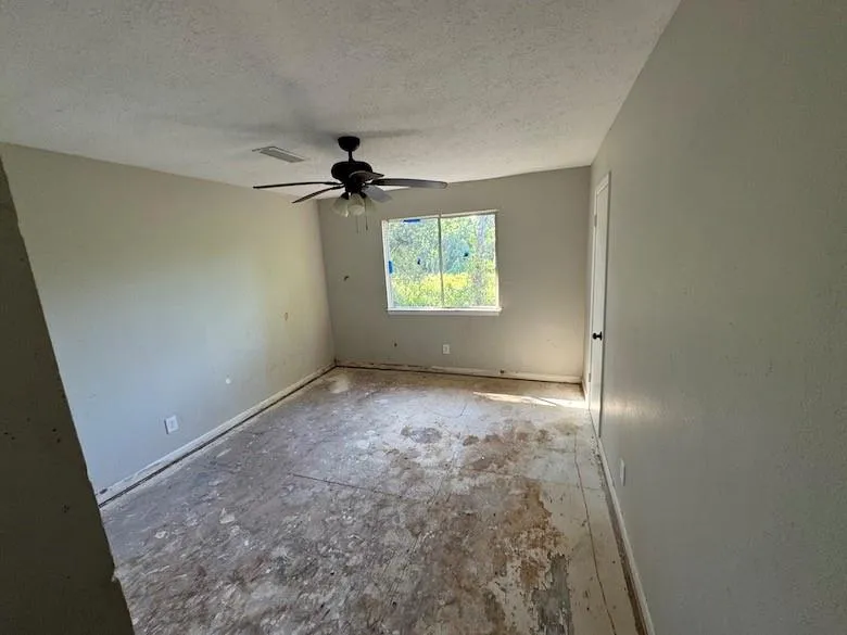 7818 Pin Oak Road Alvin, TX 77511