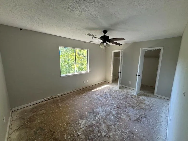 7818 Pin Oak Road Alvin, TX 77511