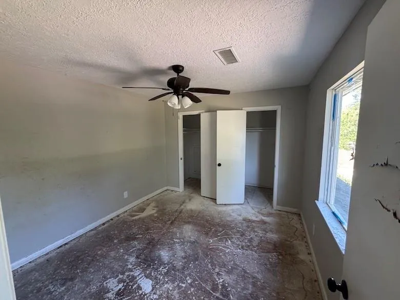 7818 Pin Oak Road Alvin, TX 77511