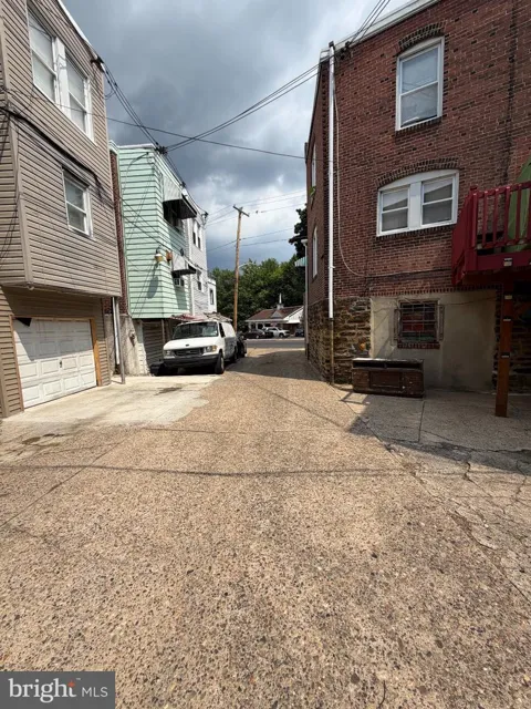 915 WAGNER AVENUE