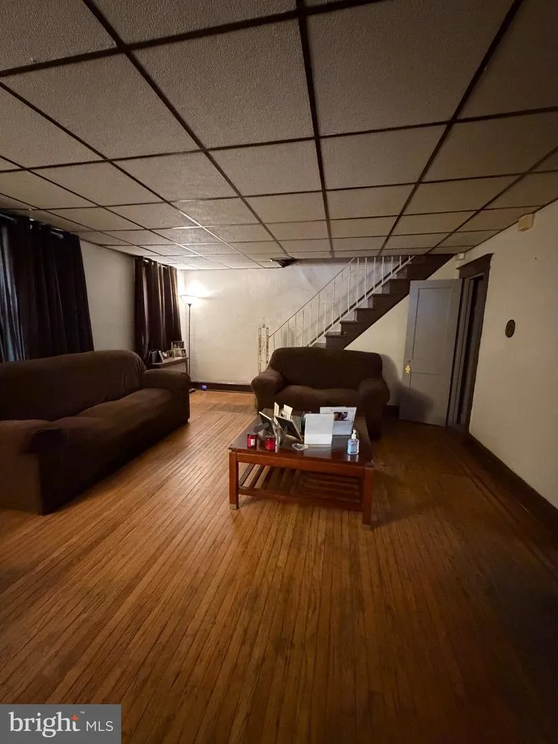915 WAGNER AVENUE Philadelphia, PA 19141