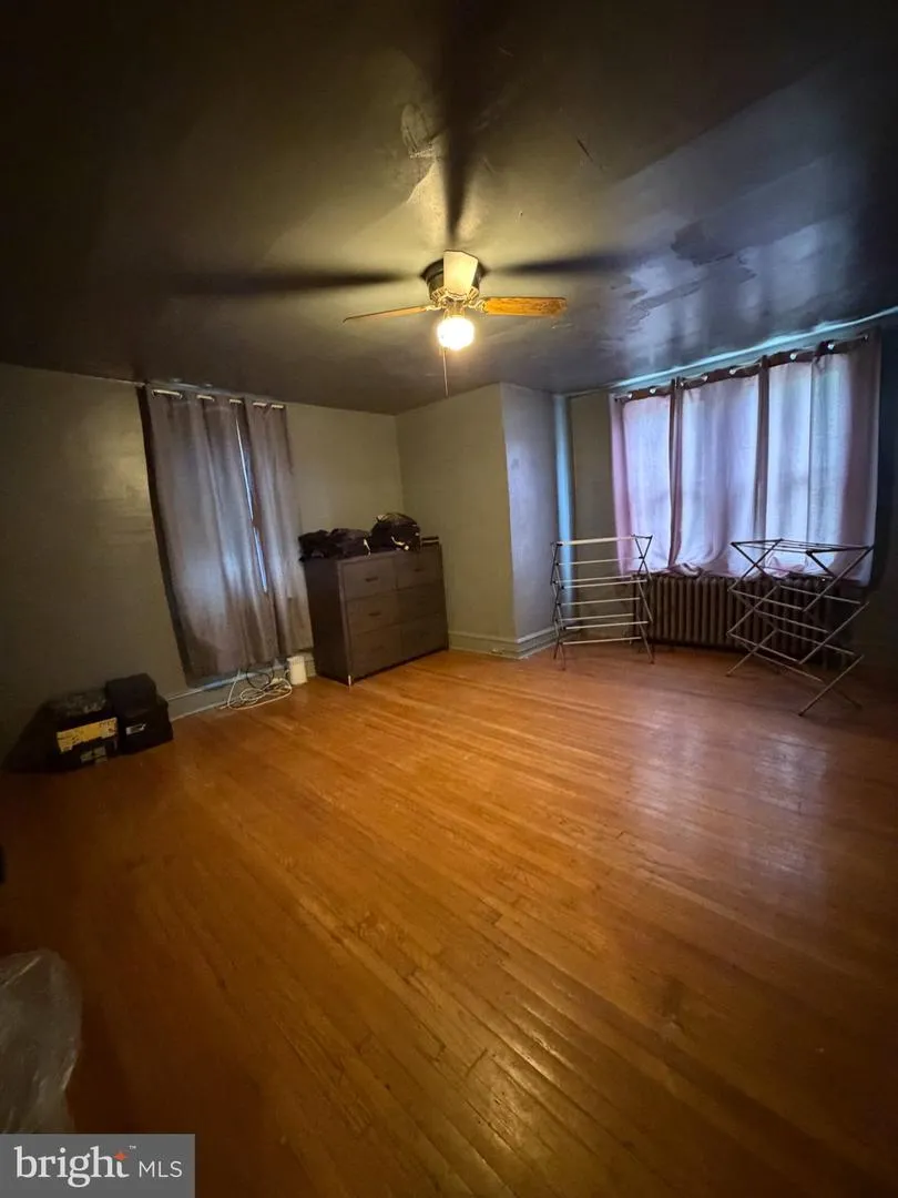 915 WAGNER AVENUE Philadelphia, PA 19141