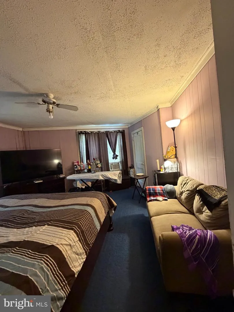 915 WAGNER AVENUE Philadelphia, PA 19141