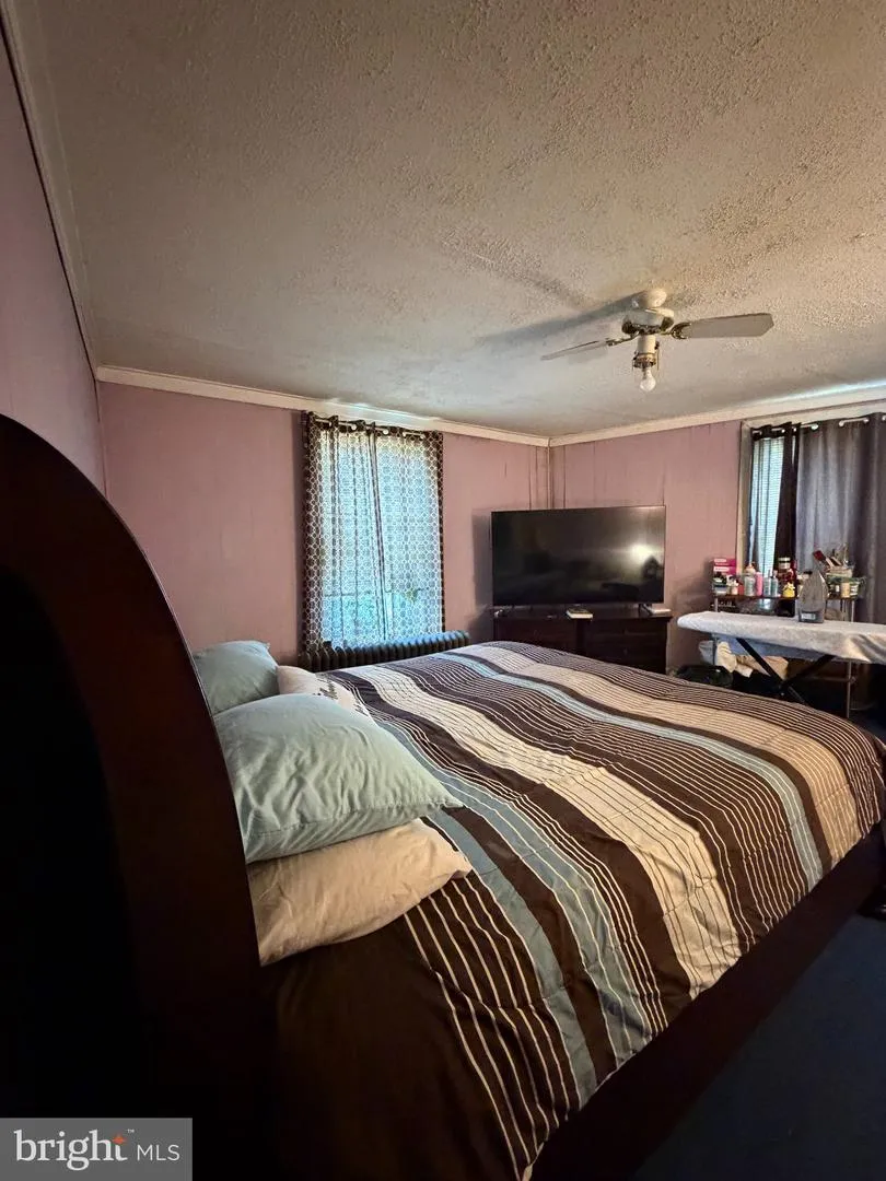 915 WAGNER AVENUE Philadelphia, PA 19141
