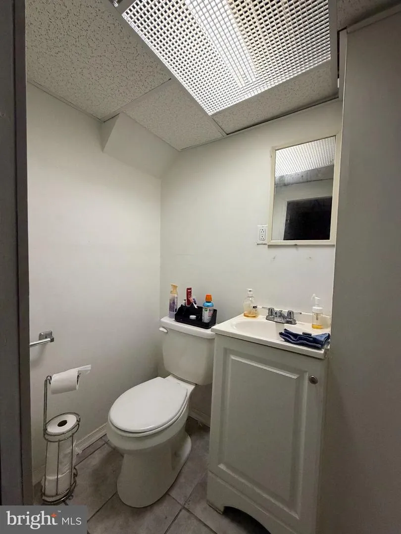 915 WAGNER AVENUE Philadelphia, PA 19141