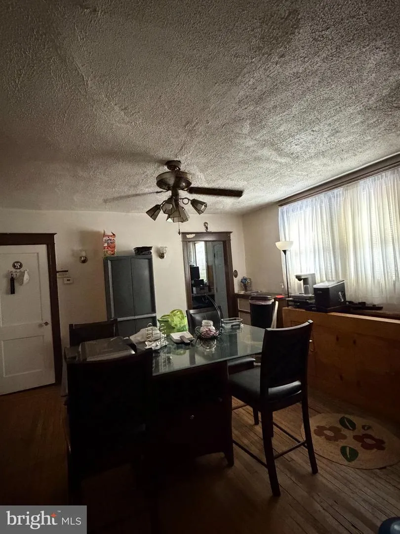 915 WAGNER AVENUE Philadelphia, PA 19141
