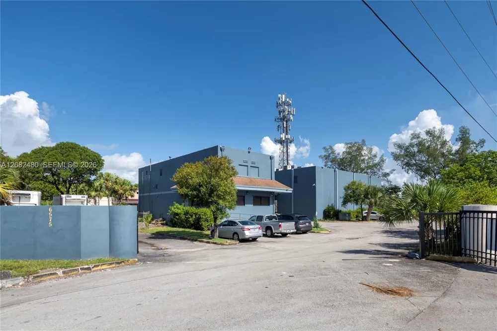 6575 Nova Dr Davie, FL 33317