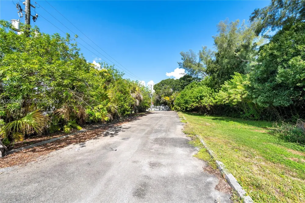 6575 Nova Dr Davie, FL 33317