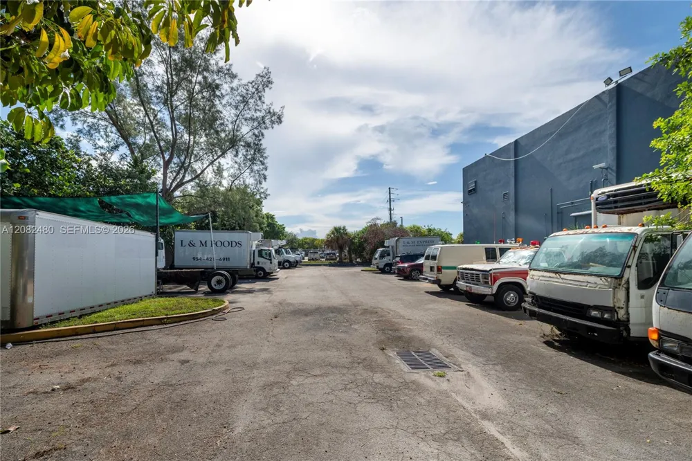 6575 Nova Dr Davie, FL 33317