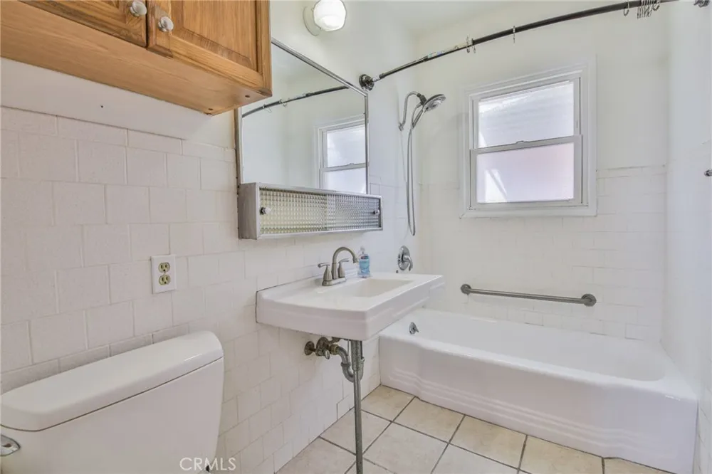 6479 Brayton Long Beach, CA 90805