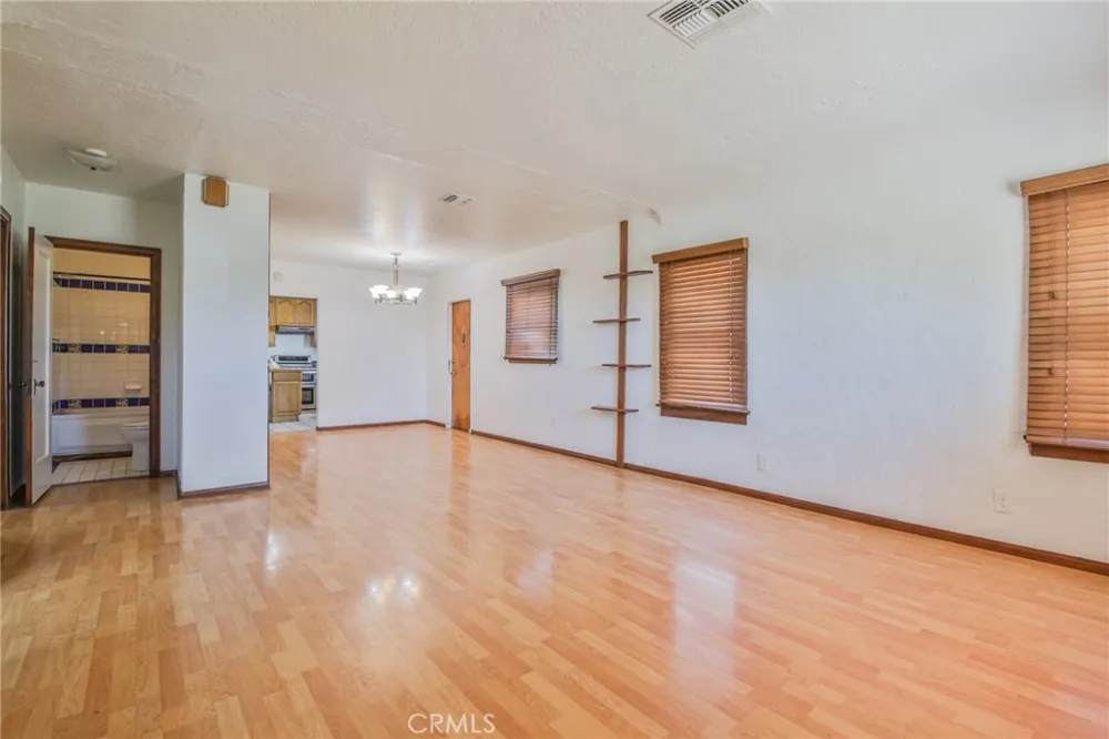 6479 Brayton Long Beach, CA 90805