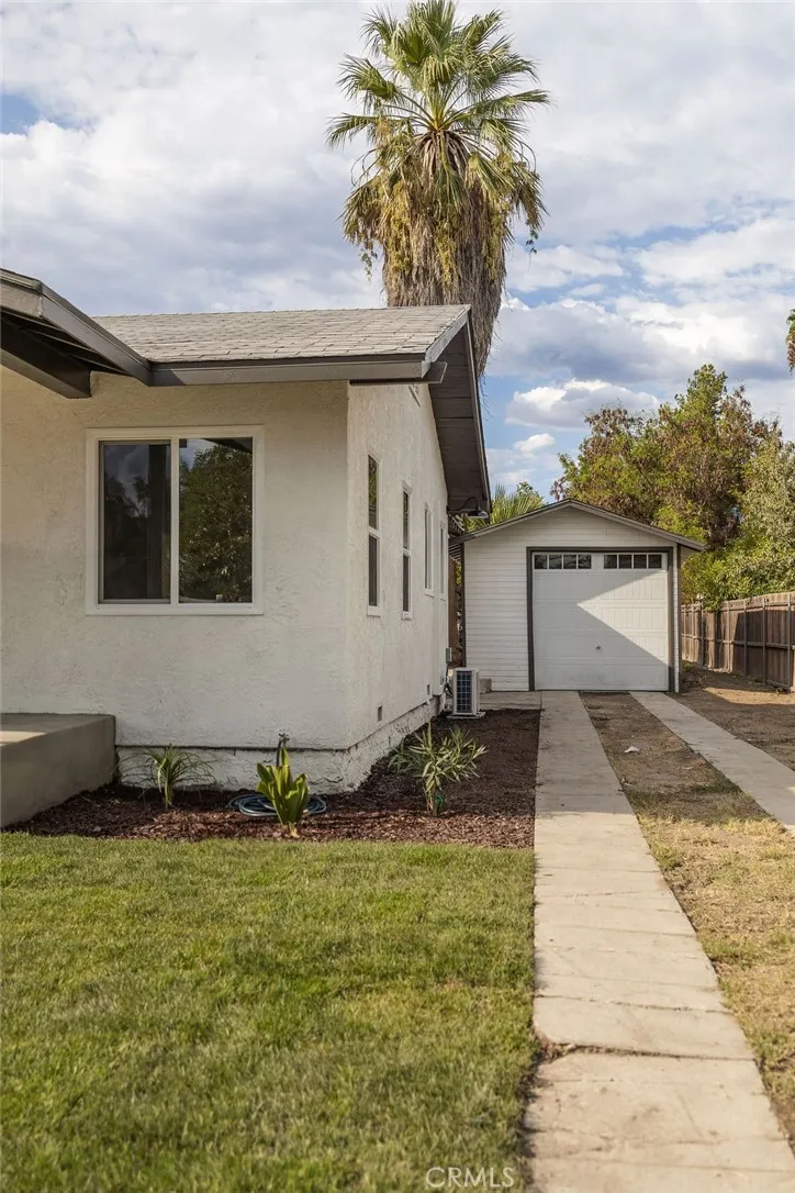 164 E 10th Street San Bernardino, CA 92410