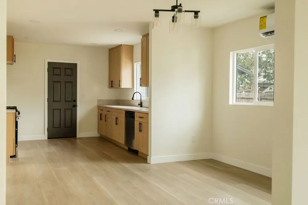 164 E 10th Street San Bernardino, CA 92410