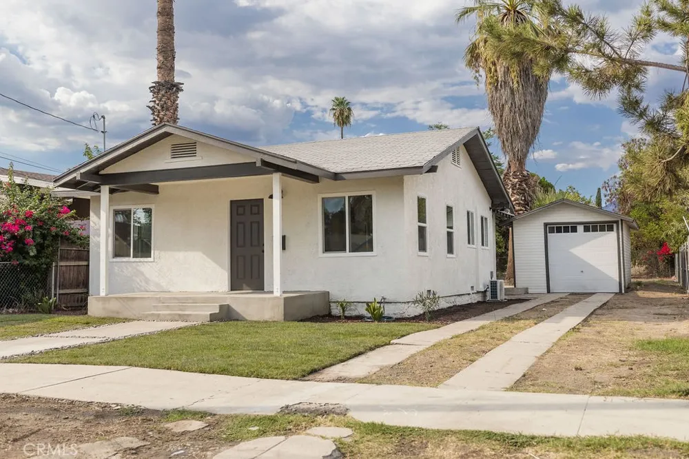 164 E 10th Street San Bernardino, CA 92410