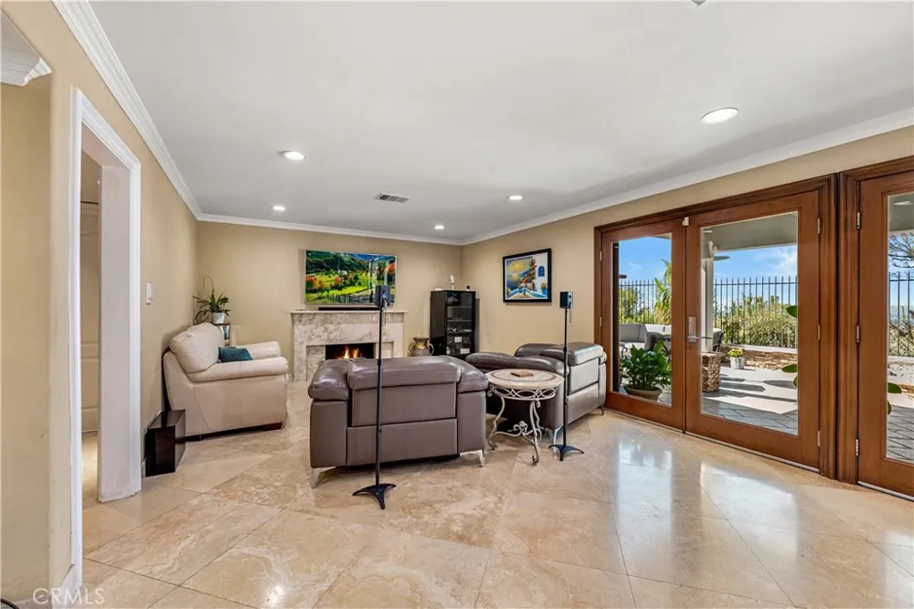 6865 E Georgetown Anaheim Hills, CA 92807
