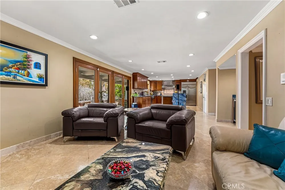 6865 E Georgetown Anaheim Hills, CA 92807