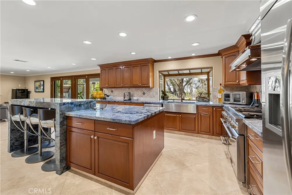 6865 E Georgetown Anaheim Hills, CA 92807