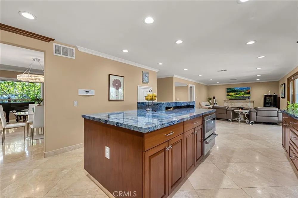 6865 E Georgetown Anaheim Hills, CA 92807