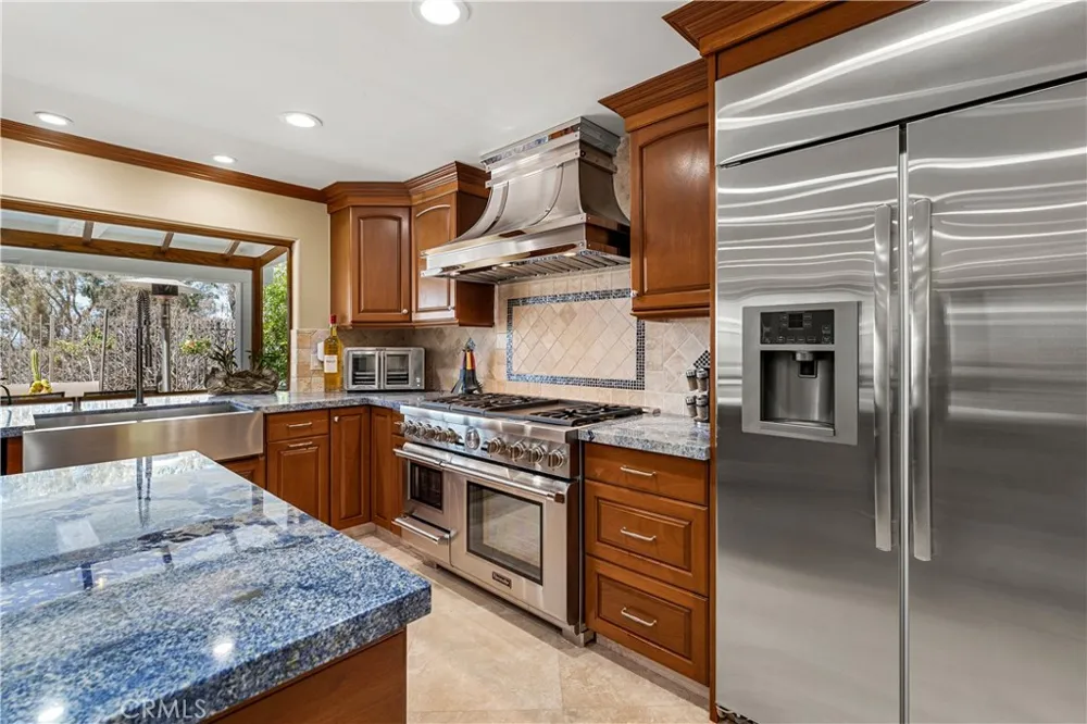 6865 E Georgetown Anaheim Hills, CA 92807