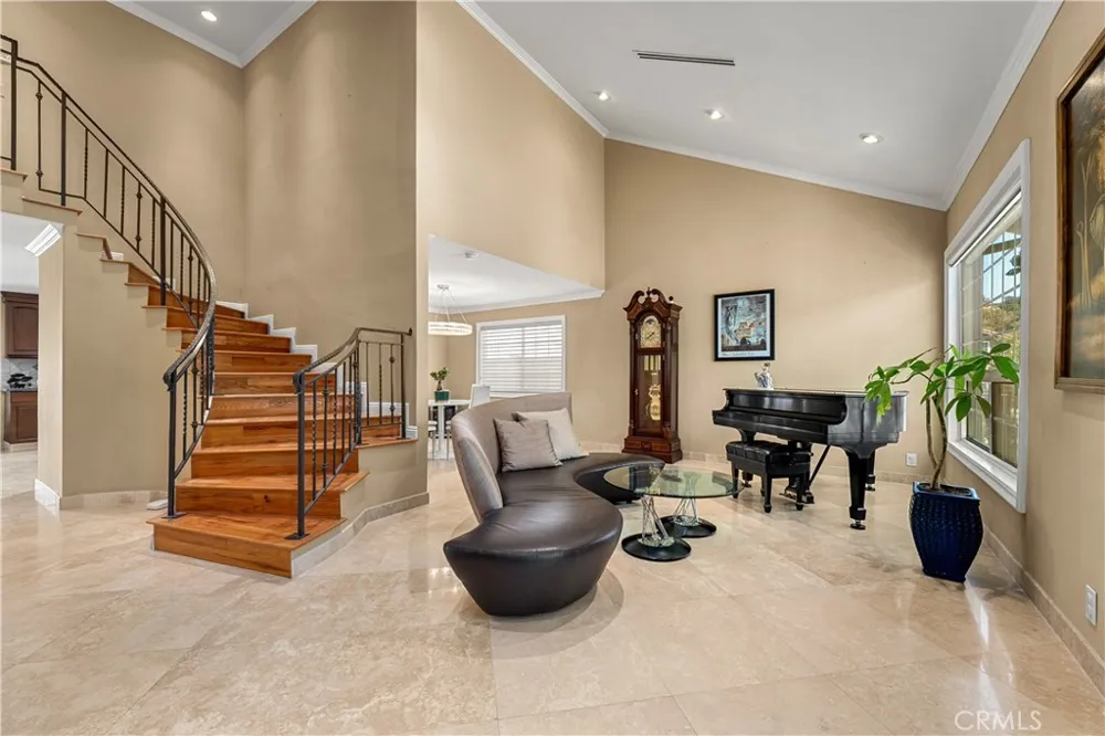 6865 E Georgetown Anaheim Hills, CA 92807