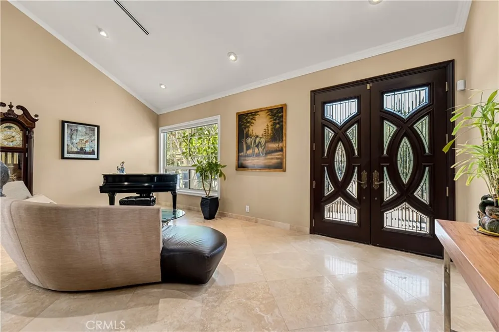 6865 E Georgetown Anaheim Hills, CA 92807