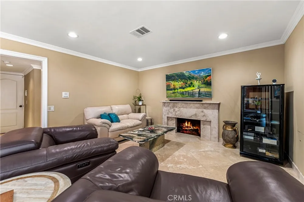 6865 E Georgetown Anaheim Hills, CA 92807