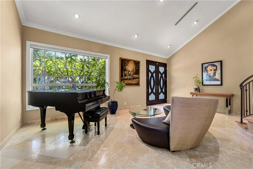 6865 E Georgetown Anaheim Hills, CA 92807