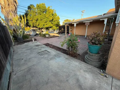 185 White Road