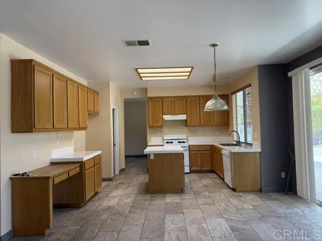 37978 Spur Drive Murrieta, CA 92563