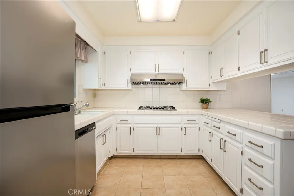 26807 Circle Of The Oaks Newhall, CA 91321