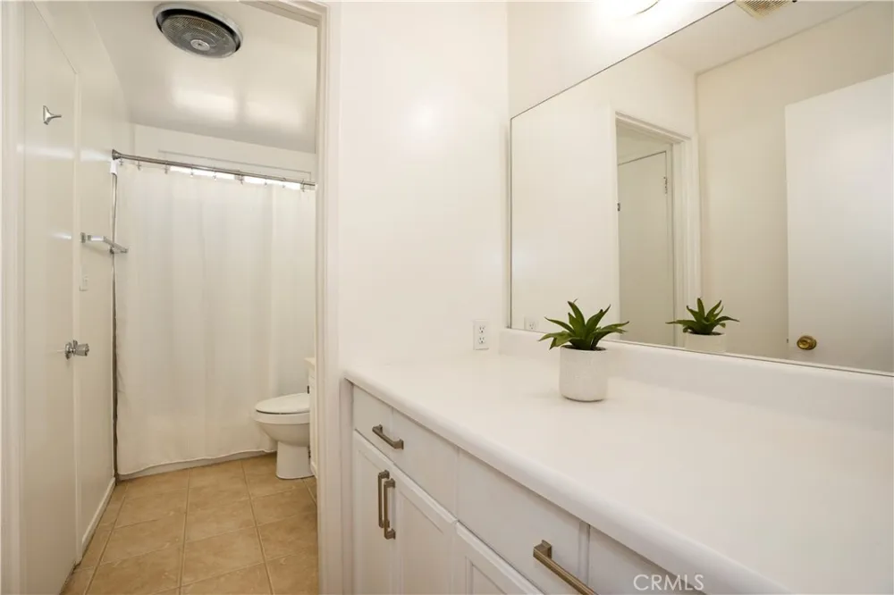 26807 Circle Of The Oaks Newhall, CA 91321