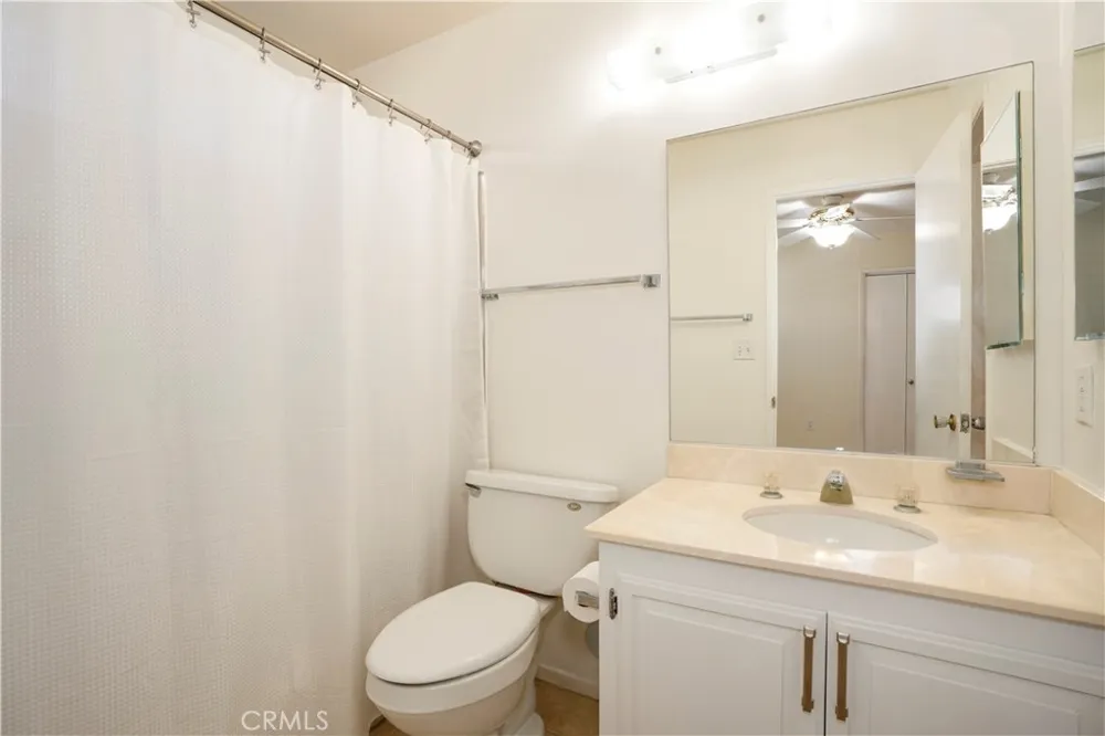 26807 Circle Of The Oaks Newhall, CA 91321