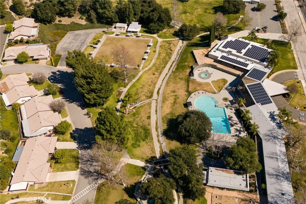 26807 Circle Of The Oaks Newhall, CA 91321