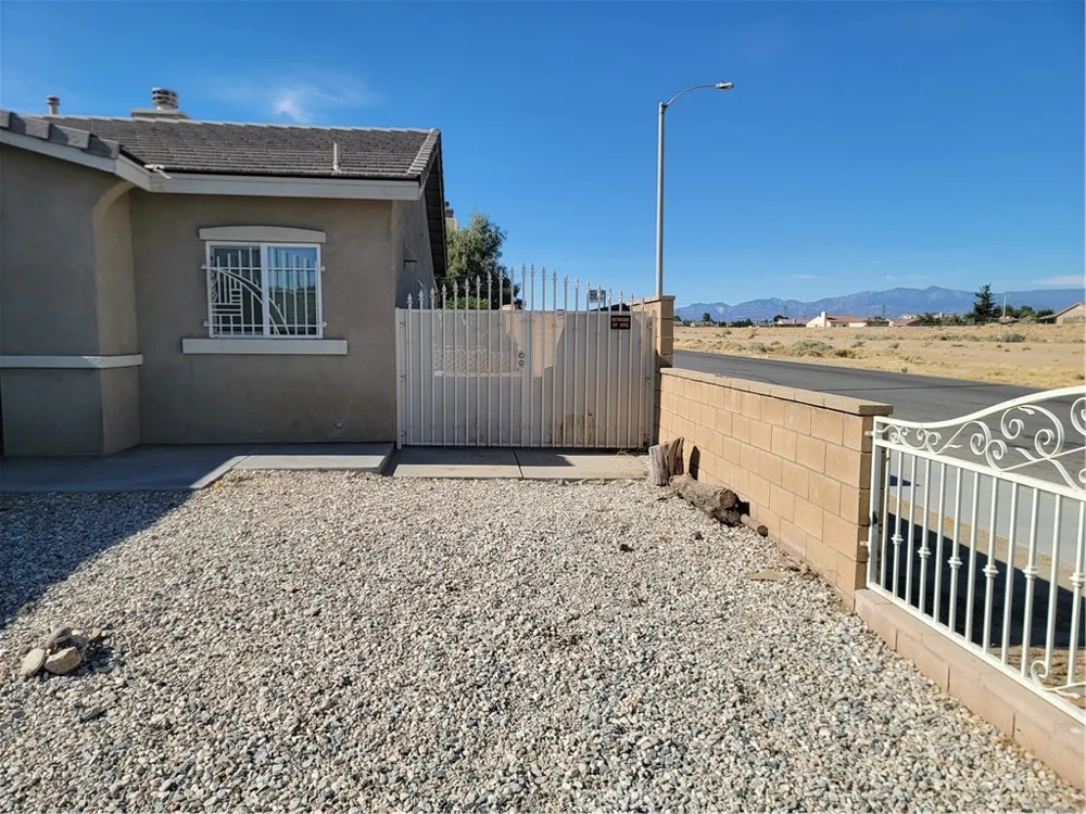 10515 Arlette Court Adelanto, CA 92301
