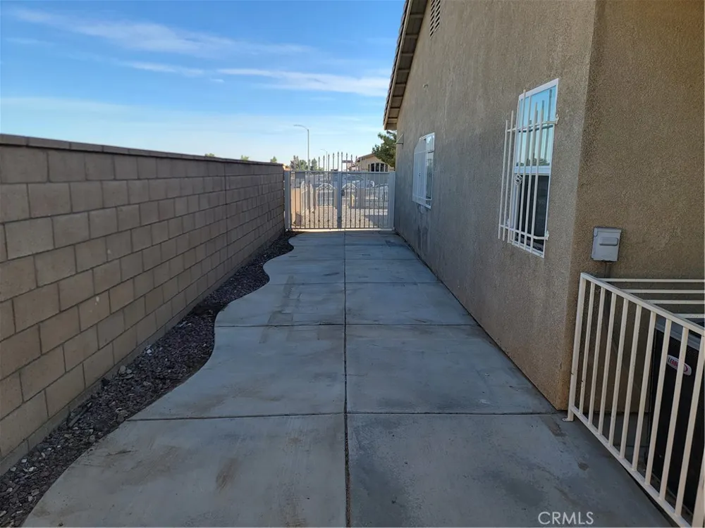 10515 Arlette Court Adelanto, CA 92301