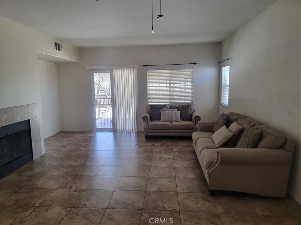10515 Arlette Court Adelanto, CA 92301