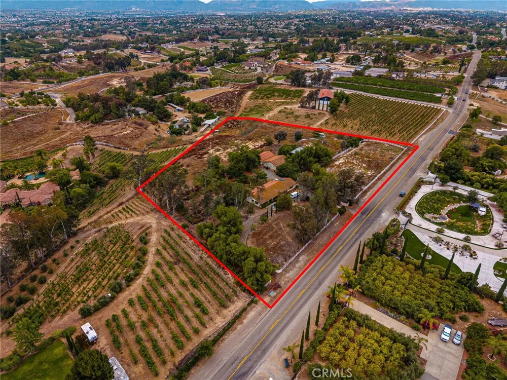 33545 Madera De Playa Temecula, CA 92592