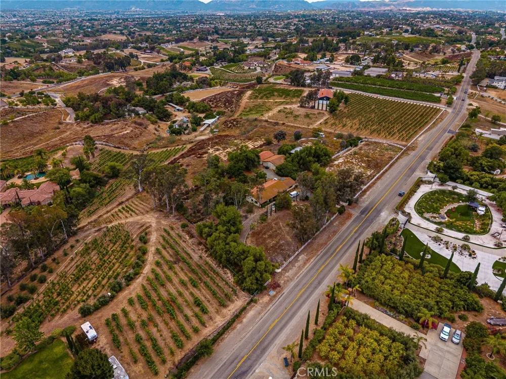33545 Madera De Playa Temecula, CA 92592