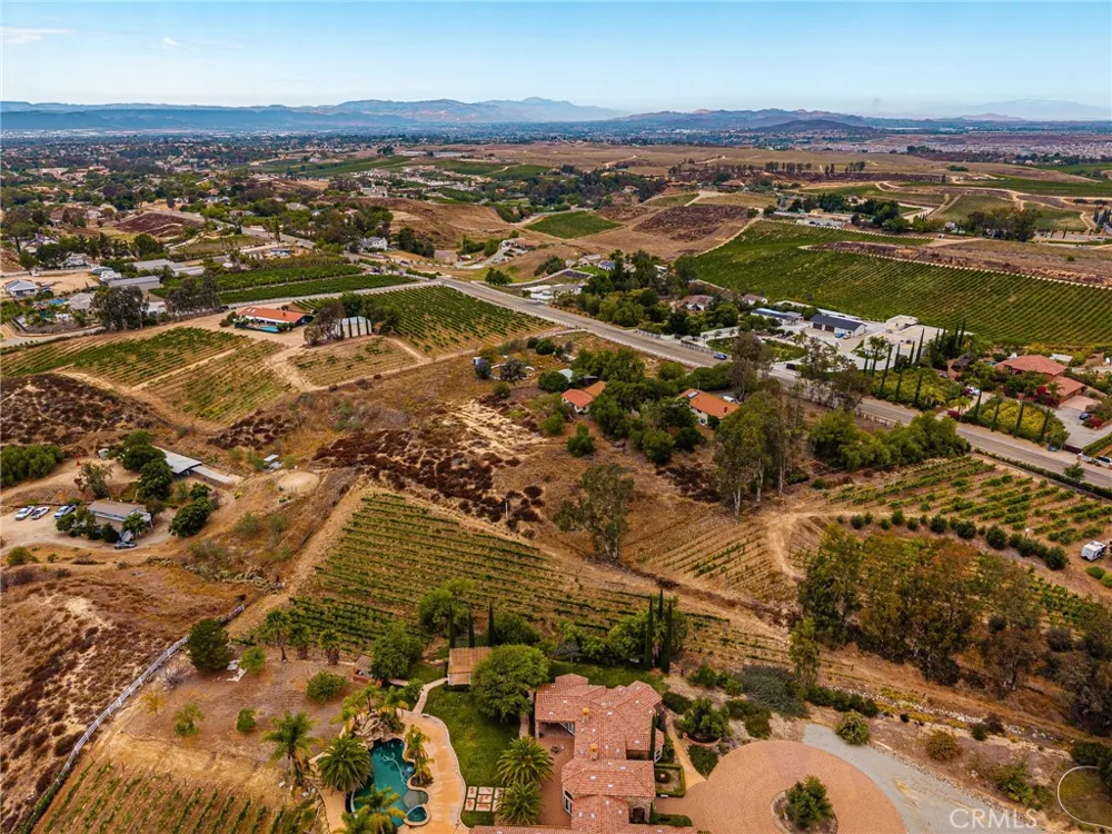 33545 Madera De Playa Temecula, CA 92592